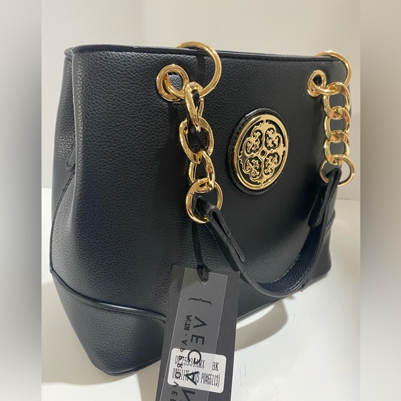 NWT Deluxity Black Vegan Leather Handbag  Gold Chain Detail Medallion Logo - Picture 1 of 10